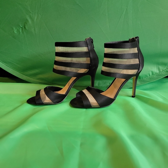 Heels - Picture 4 of 8